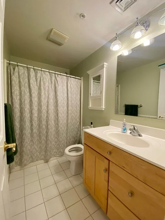 2 bed, 1 bath apartment for rent at 100 Woodstock St Unit 2, Teele Square — photo 11 of 13