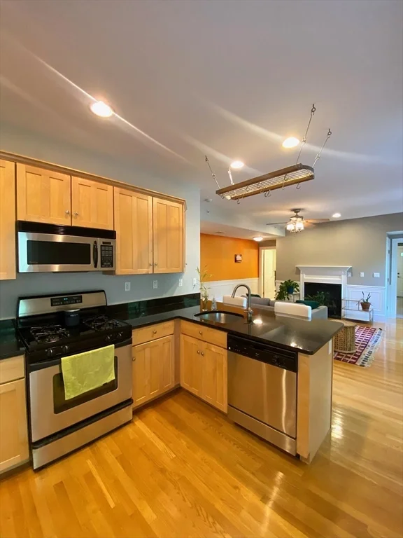 2 bed, 1 bath apartment for rent at 100 Woodstock St Unit 2, Teele Square — photo 5 of 13