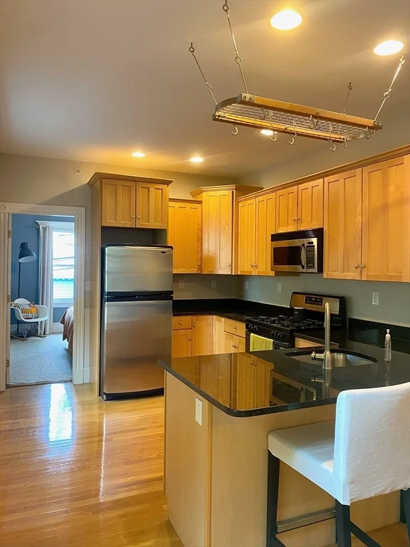 2 bed, 1 bath apartment for rent at 100 Woodstock St Unit 2, Teele Square — photo 4 of 13