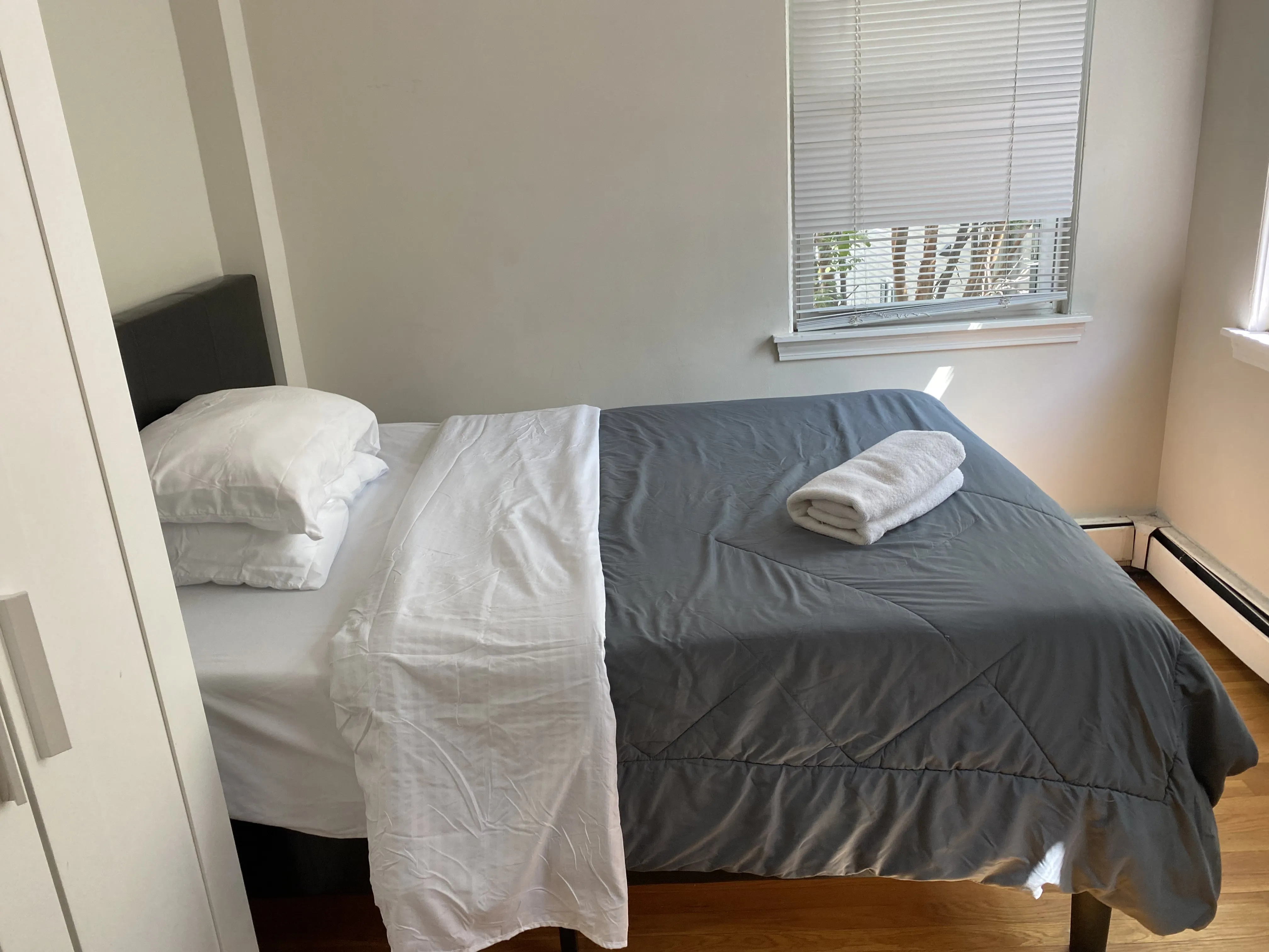 2 bed, 1 bath apartment for rent at 1000 Memorial Dr Unit 2R, West Cambridge — photo 2 of 6
