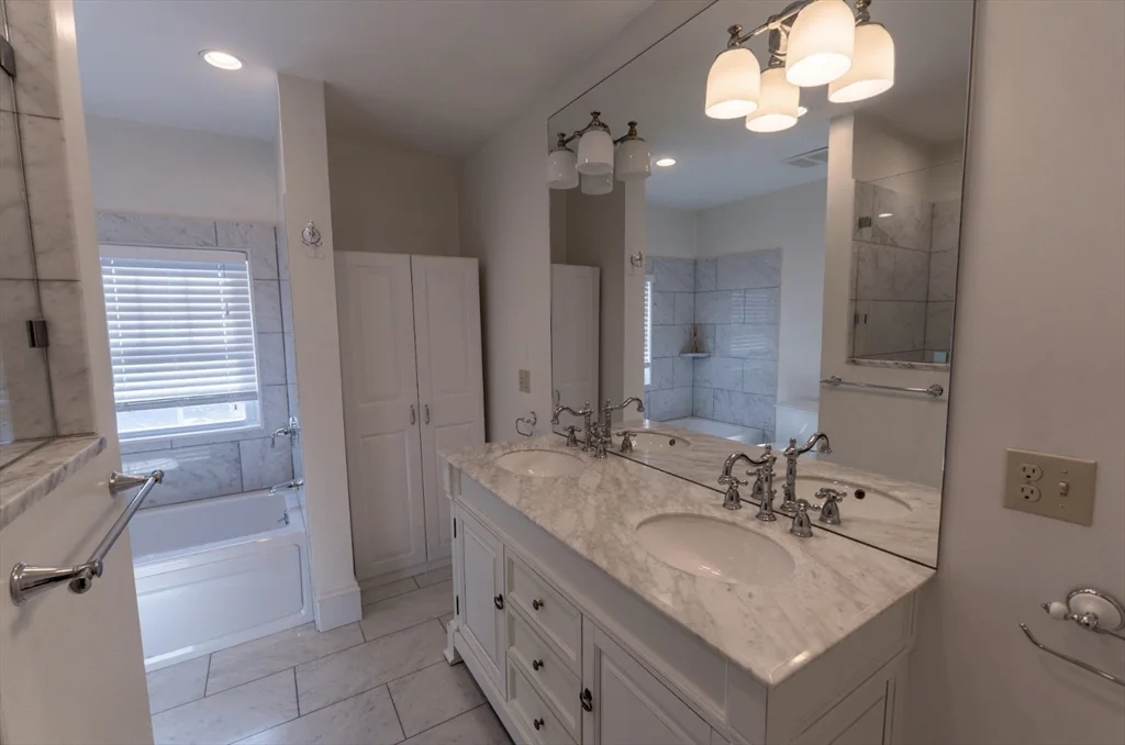 4 bed, 2 bath apartment for rent at 1000 South St, Roslindale — photo 19 of 22