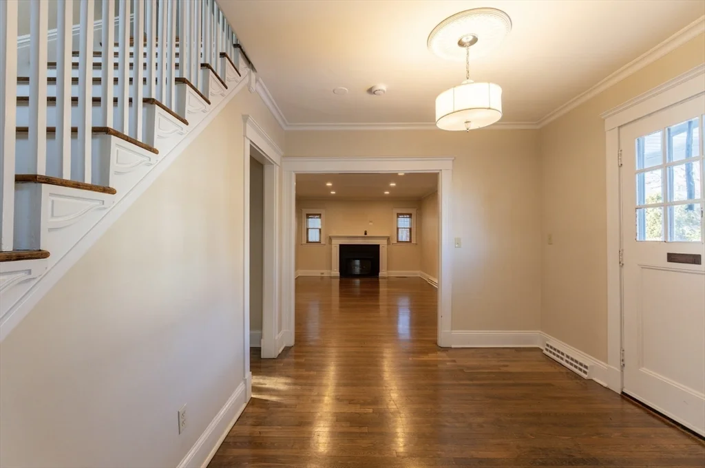 4 bed, 2 bath apartment for rent at 1000 South St, Roslindale — photo 4 of 22