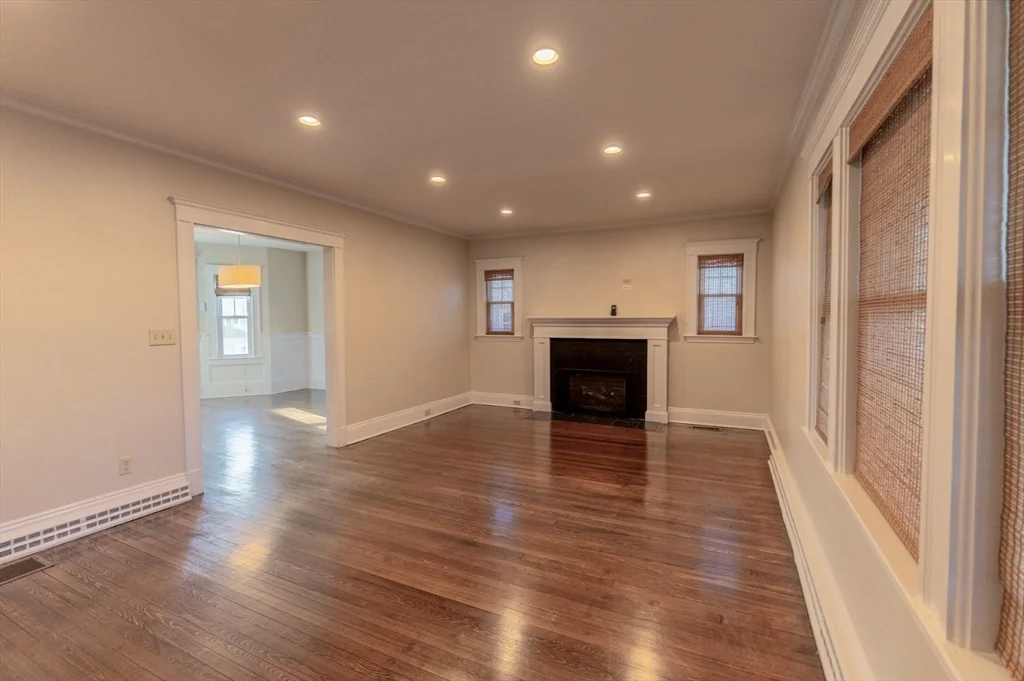 4 bed, 2 bath apartment for rent at 1000 South St, Roslindale — photo 5 of 22