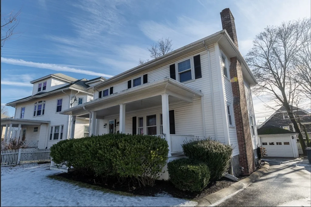 4 bed, 2 bath apartment for rent at 1000 South St, Roslindale — photo 2 of 22