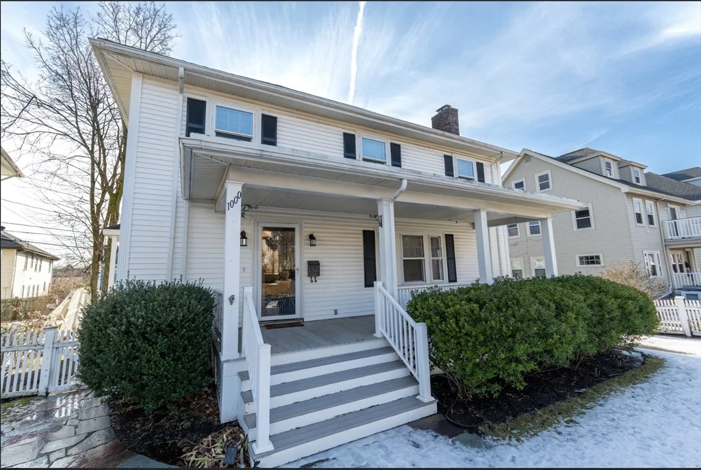 4 bed, 2 bath apartment for rent at 1000 South St, Roslindale — photo 1 of 22