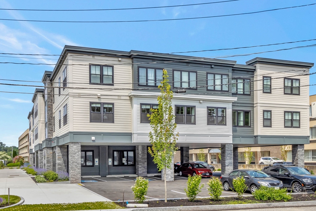 1 bed, 1 bath apartment for rent at 1000 Washington St Unit 217, Dedham