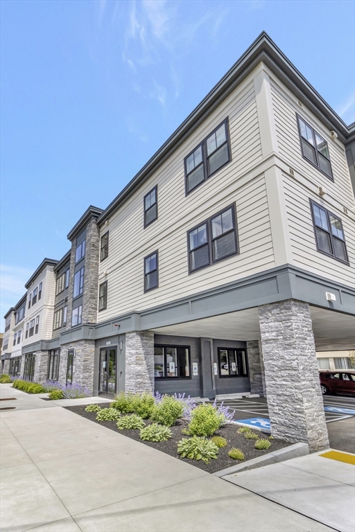 1 bed, 1 bath apartment for rent at 1000 Washington St Unit 217, Dedham — photo 23 of 26