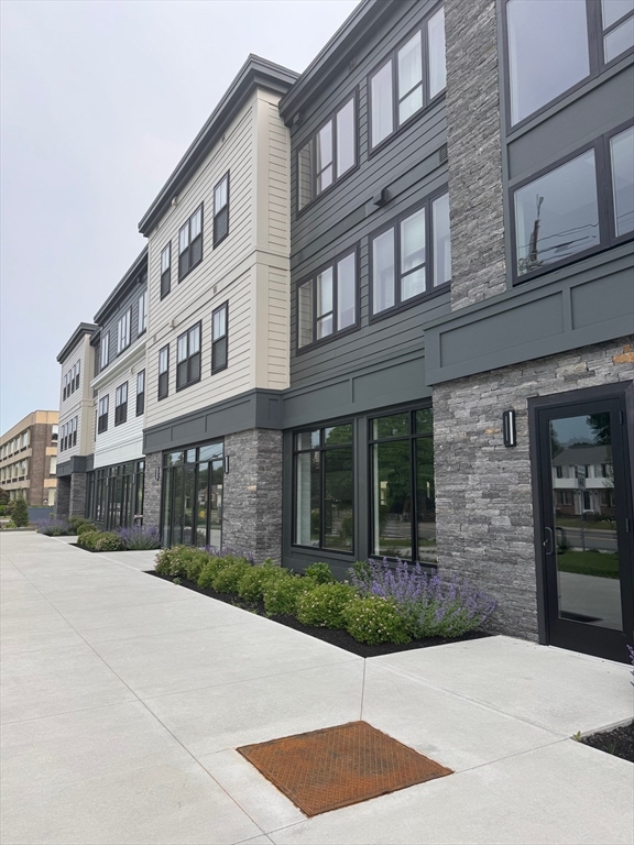1 bed, 1 bath apartment for rent at 1000 Washington St Unit 317, Dedham — photo 2 of 17