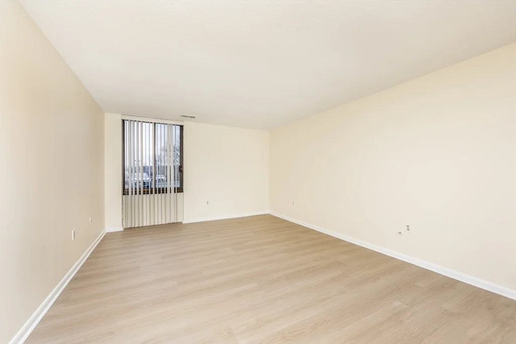 2 bed, 2 bath apartment for rent at 1002 Paradise Rd Unit 1M, Swampscott — photo 22 of 29