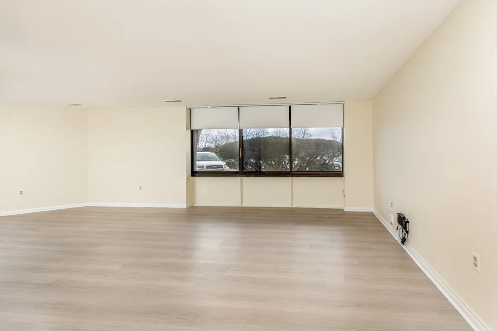 2 bed, 2 bath apartment for rent at 1002 Paradise Rd Unit 1M, Swampscott — photo 12 of 29