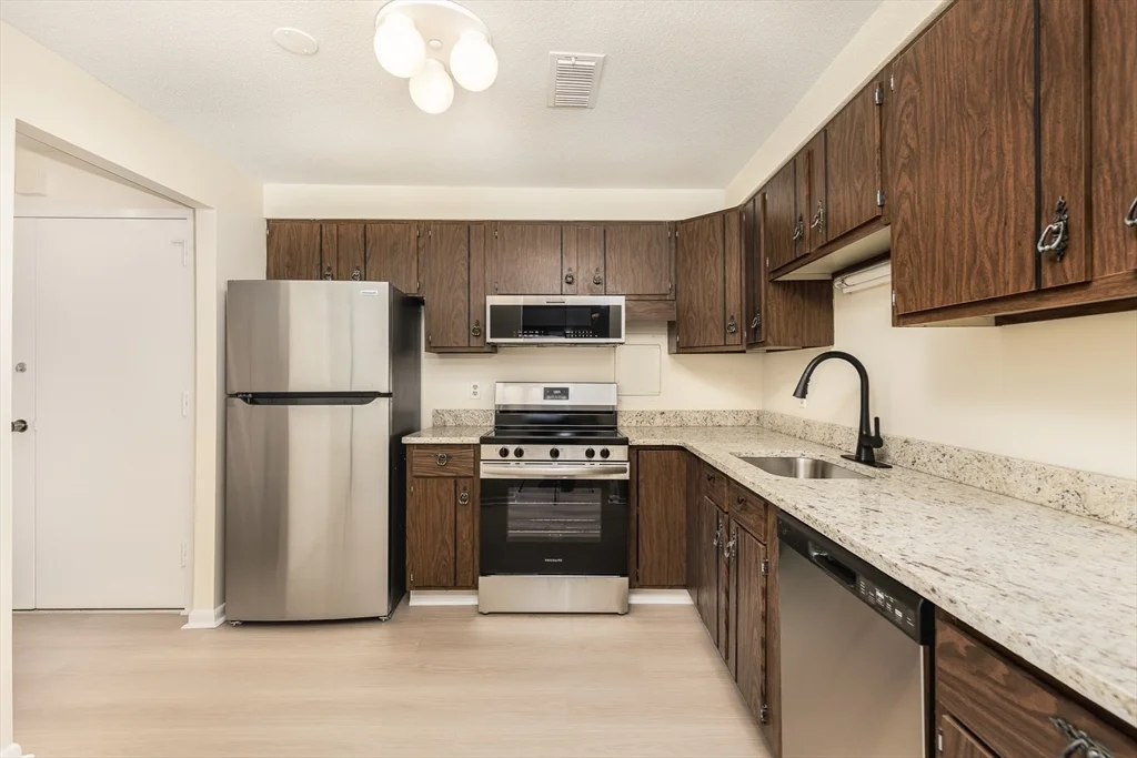 2 bed, 2 bath apartment for rent at 1002 Paradise Rd Unit 1M, Swampscott — photo 15 of 29