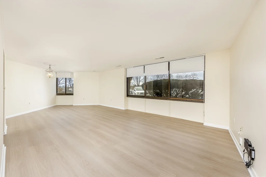 2 bed, 2 bath apartment for rent at 1002 Paradise Rd Unit 1M, Swampscott — photo 11 of 29