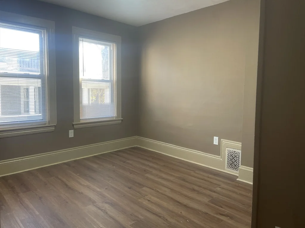 3 bed, 2 bath apartment for rent at 1002 River St Unit 2, Hyde Park — photo 5 of 12