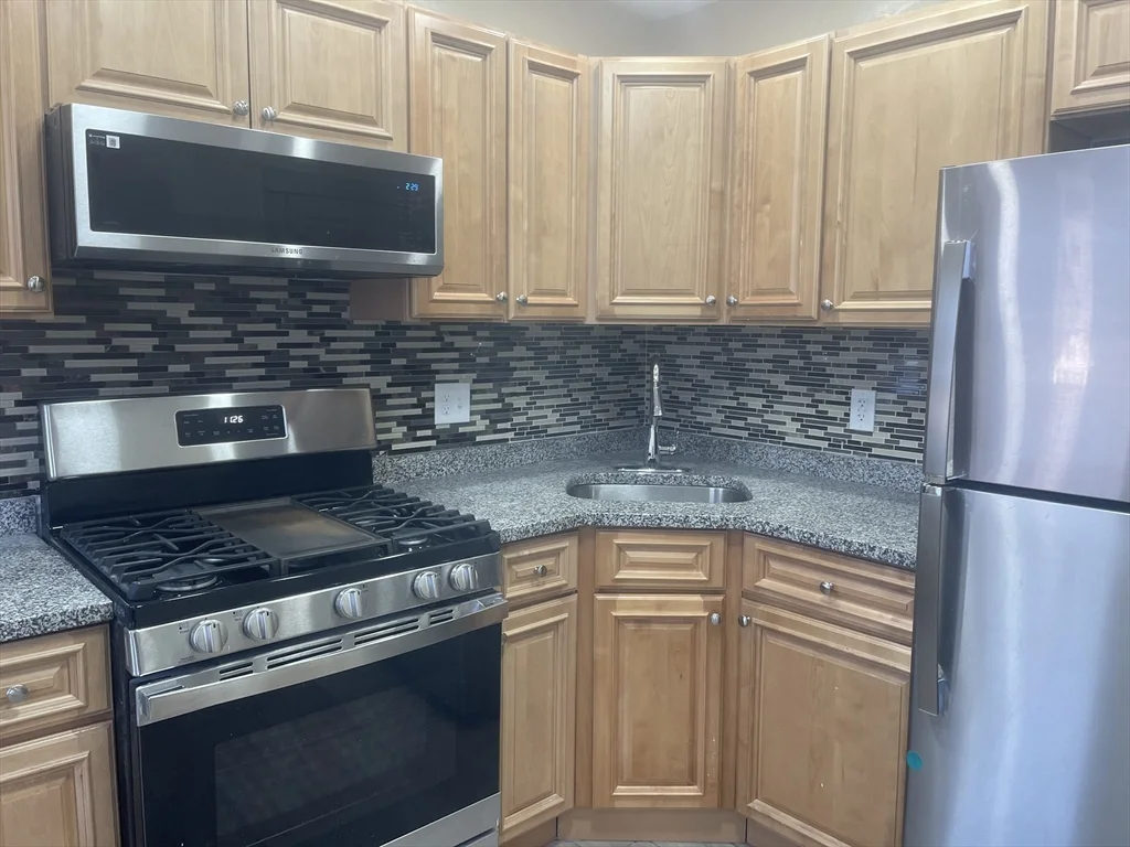 4 bed, 2 bath apartment for rent at 1002 River St Unit 3, Hyde Park