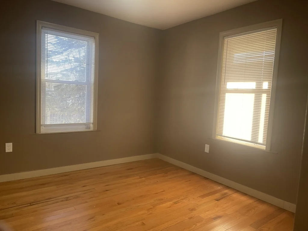 4 bed, 2 bath apartment for rent at 1002 River St Unit 3, Hyde Park — photo 7 of 11
