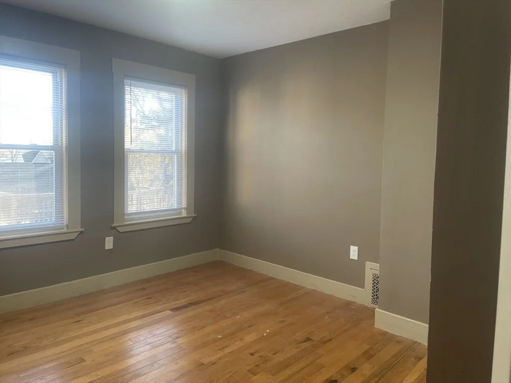 4 bed, 2 bath apartment for rent at 1002 River St Unit 3, Hyde Park — photo 6 of 11
