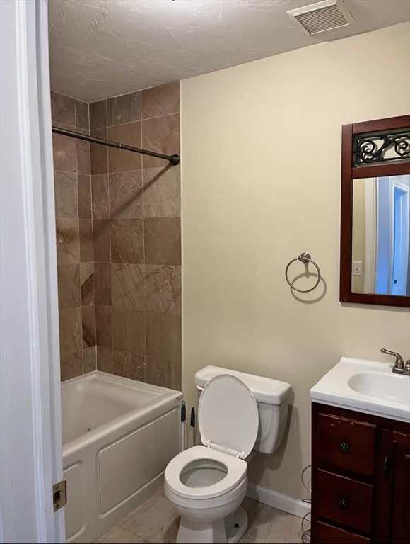 2 bed, 2 bath apartment for rent at 1004 North Unit 5, Brockton — photo 11 of 13
