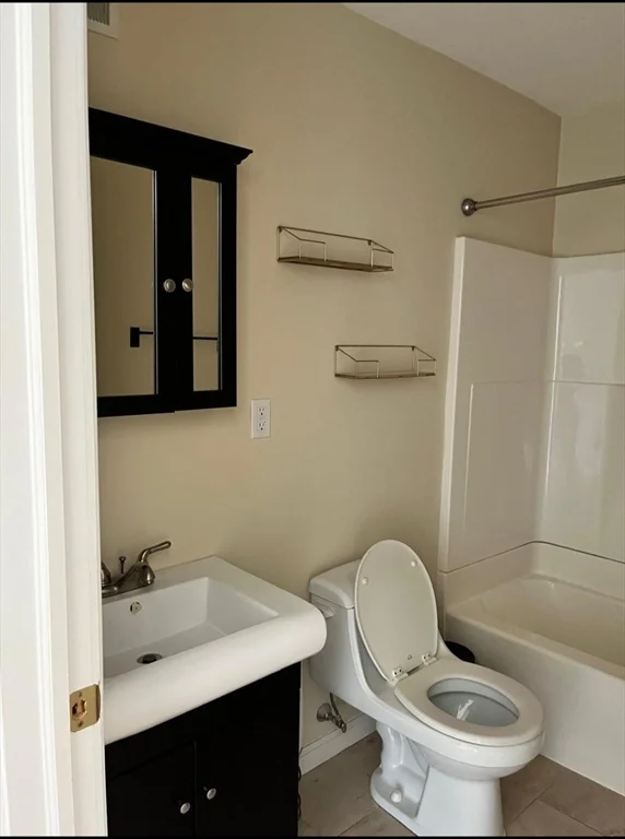 2 bed, 2 bath apartment for rent at 1004 North Unit 5, Brockton — photo 10 of 13