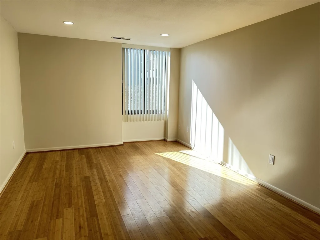 1 bed, 1 bath apartment for rent at 1004 Paradise Rd Unit 1-K, Swampscott — photo 15 of 25