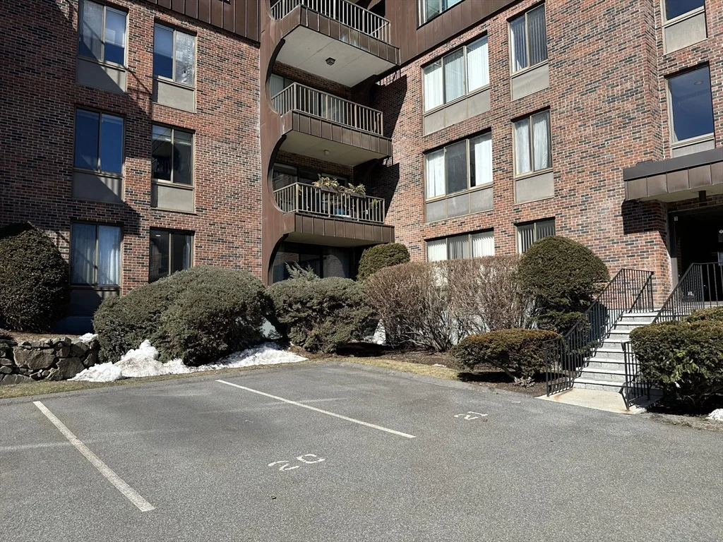 1 bed, 1 bath apartment for rent at 1004 Paradise Rd Unit 1-K, Swampscott — photo 25 of 25