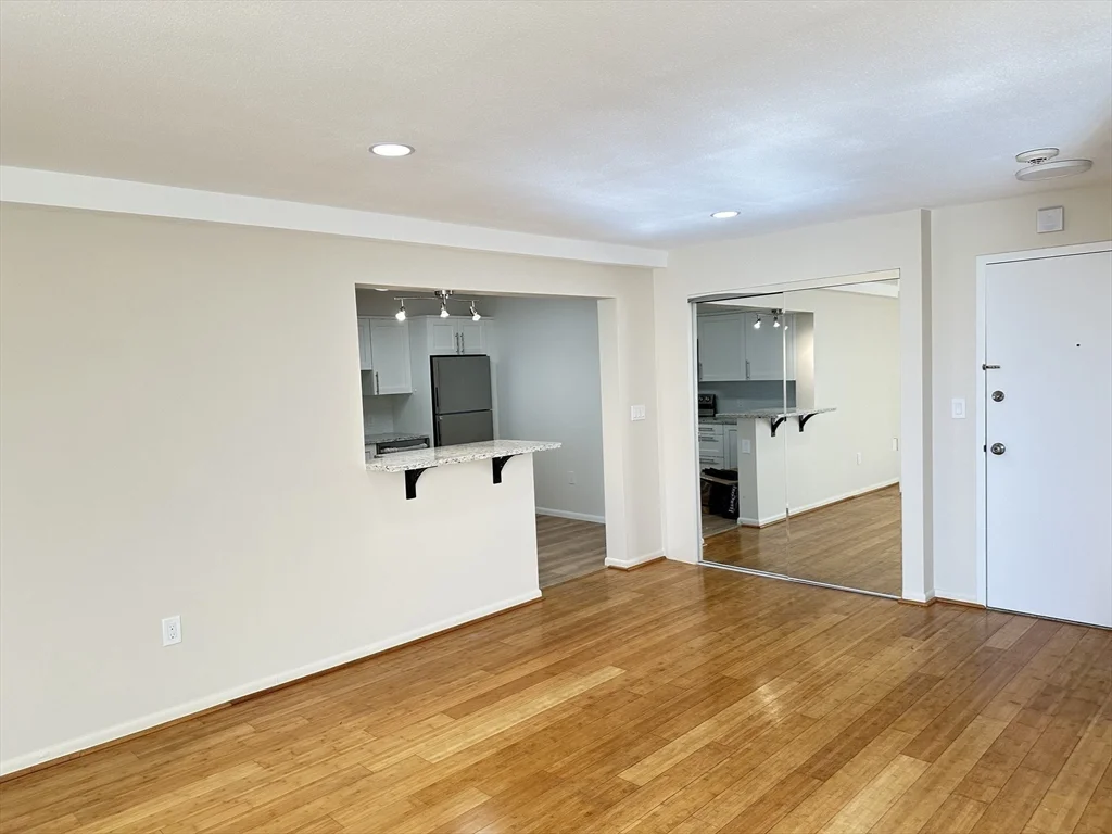 1 bed, 1 bath apartment for rent at 1004 Paradise Rd Unit 1-K, Swampscott — photo 8 of 25