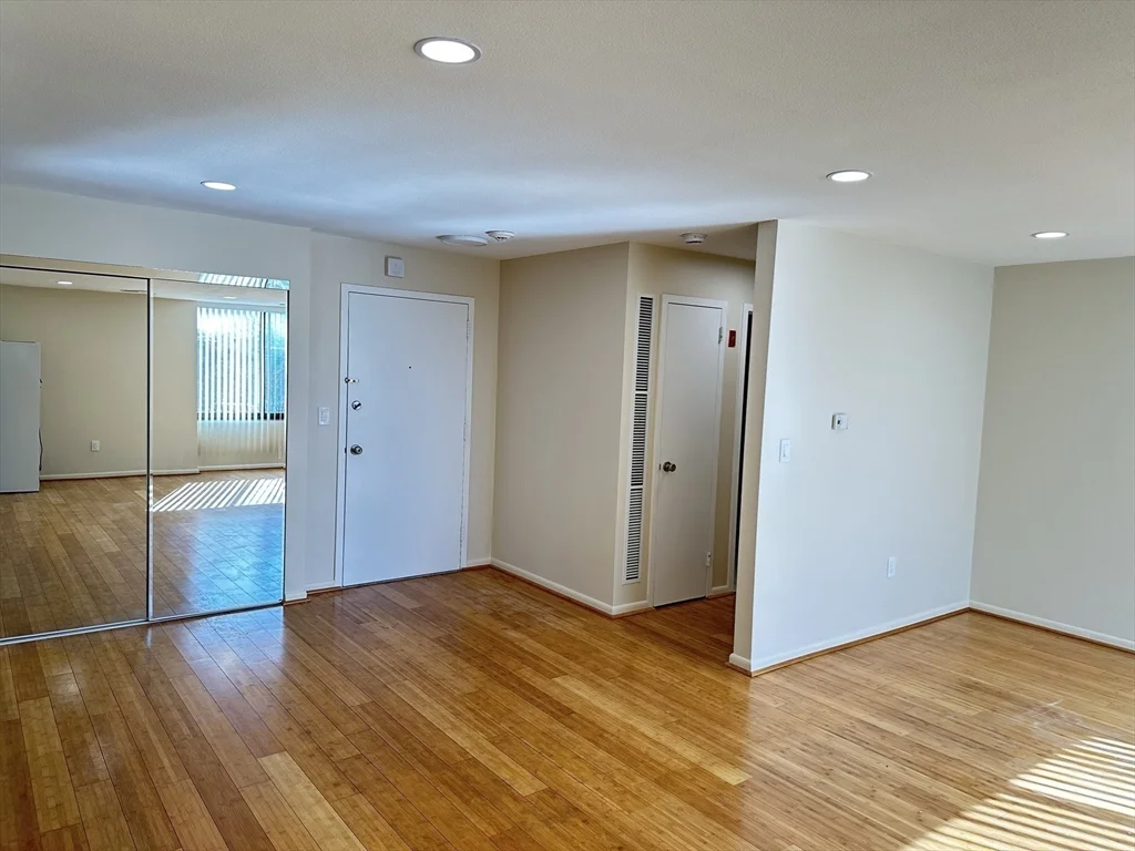 1 bed, 1 bath apartment for rent at 1004 Paradise Rd Unit 1-K, Swampscott — photo 10 of 25