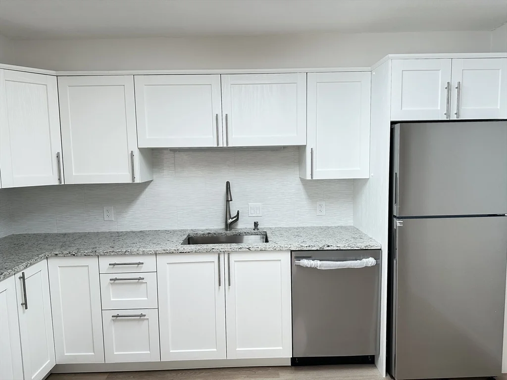 1 bed, 1 bath apartment for rent at 1004 Paradise Rd Unit 1-K, Swampscott — photo 6 of 25