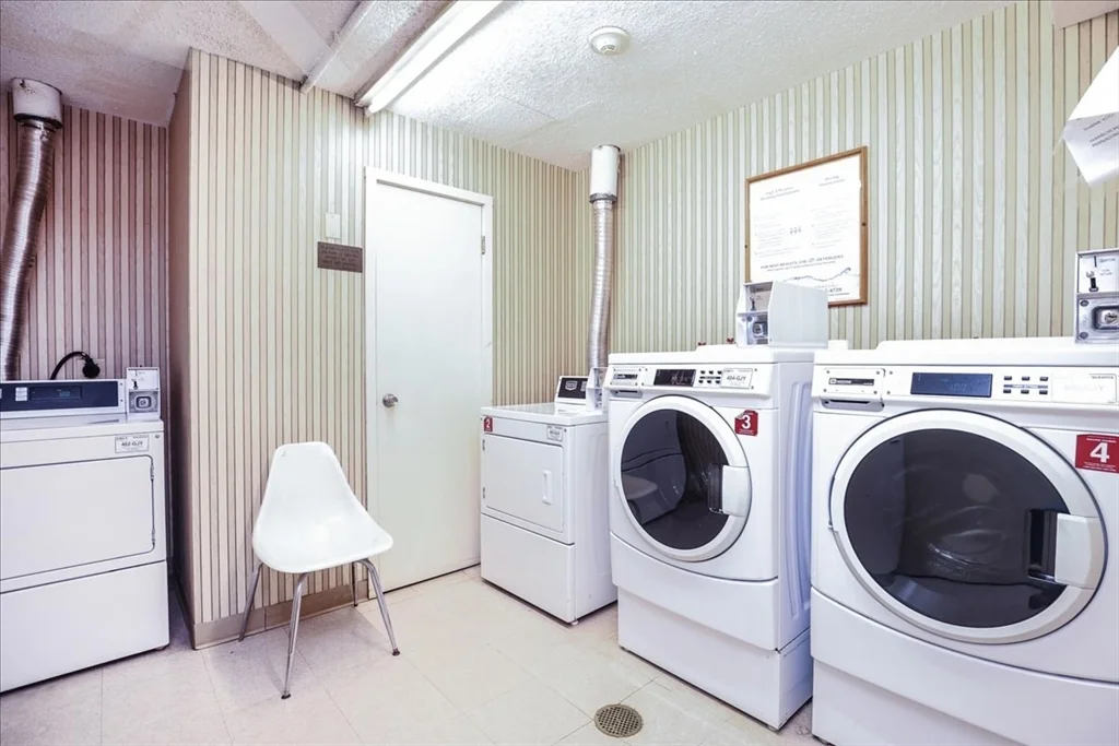 1 bed, 1 bath apartment for rent at 1004 Paradise Rd Unit 1L, Swampscott — photo 13 of 27