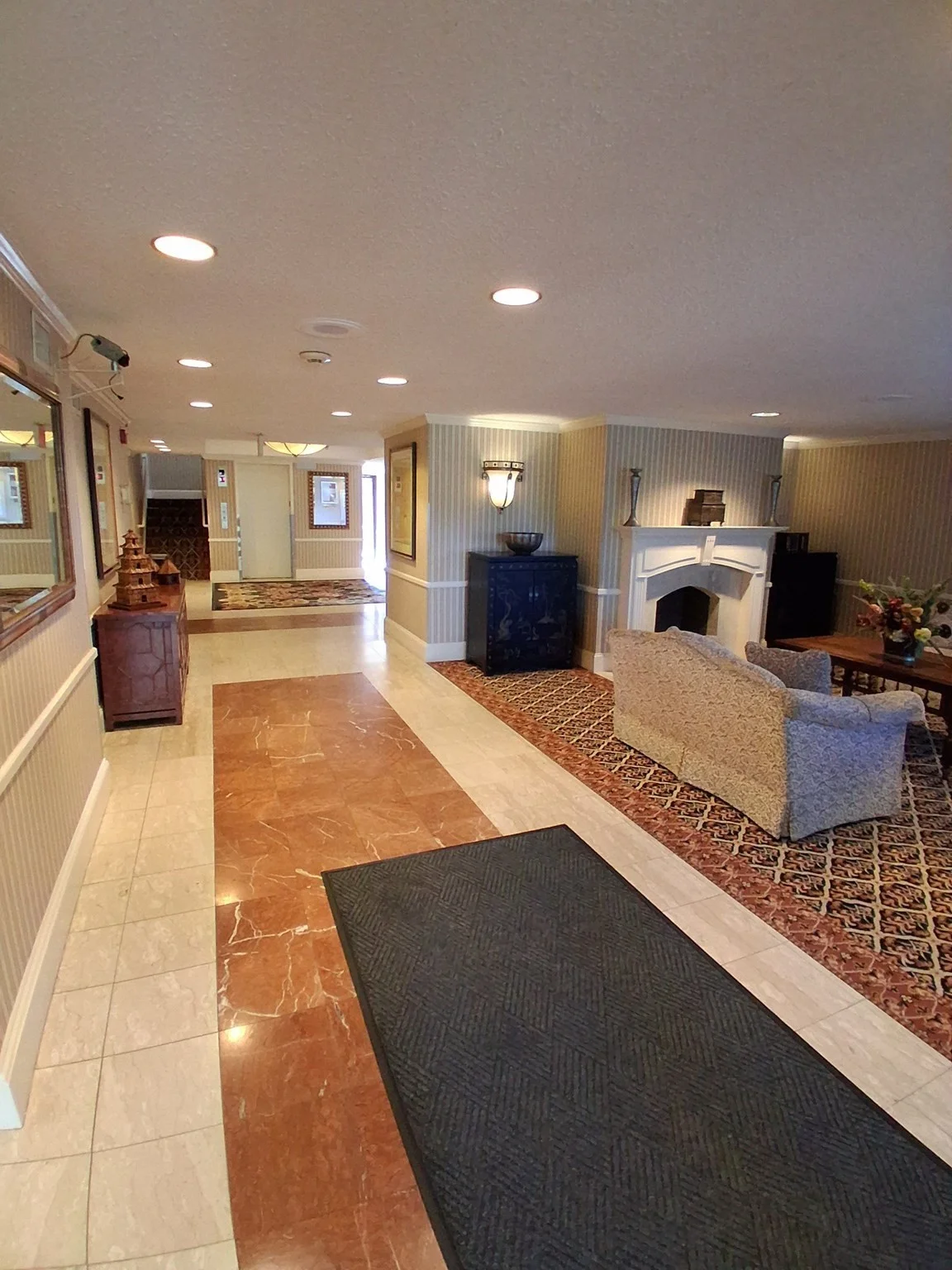 2 bed, 2 bath apartment for rent at 1004 Paradise Rd Unit 2M, Swampscott — photo 2 of 23