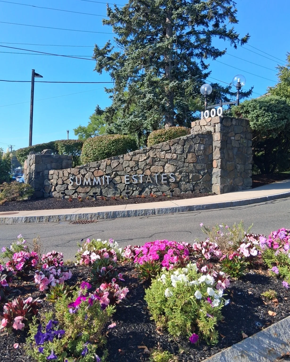 2 bed, 2 bath apartment for rent at 1004 Paradise Rd Unit 2M, Swampscott