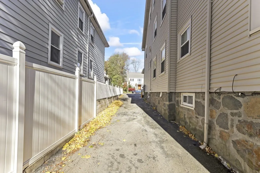 4 bed, 2 bath apartment for rent at 1004 South St Unit 2, Roslindale — photo 32 of 32