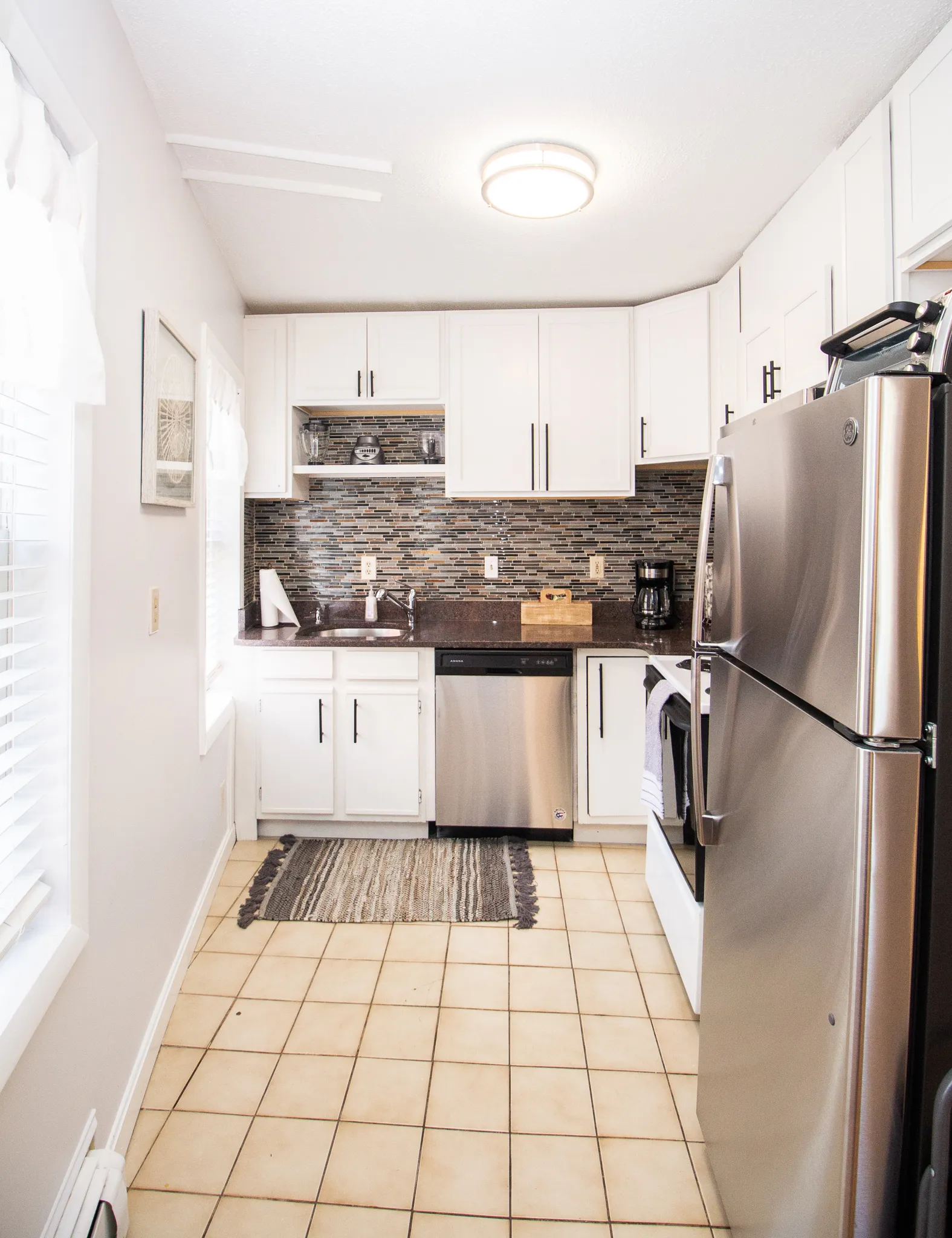 2 bed, 1 bath apartment for rent at 1004 Tremont St Unit 1, Roxbury — photo 2 of 27