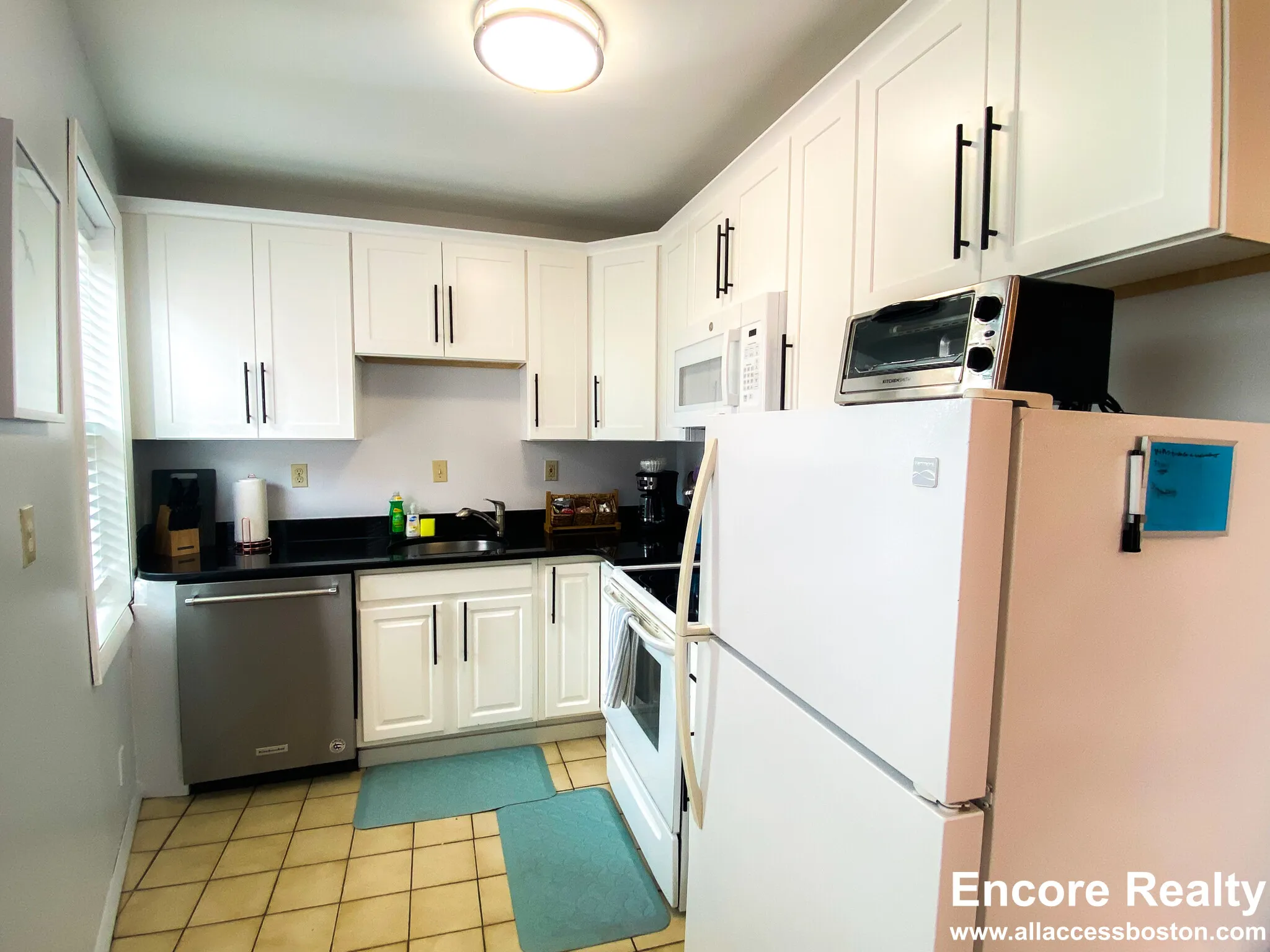 2 bed, 1 bath apartment for rent at 1004 Tremont St Unit 2, Roxbury — photo 9 of 31