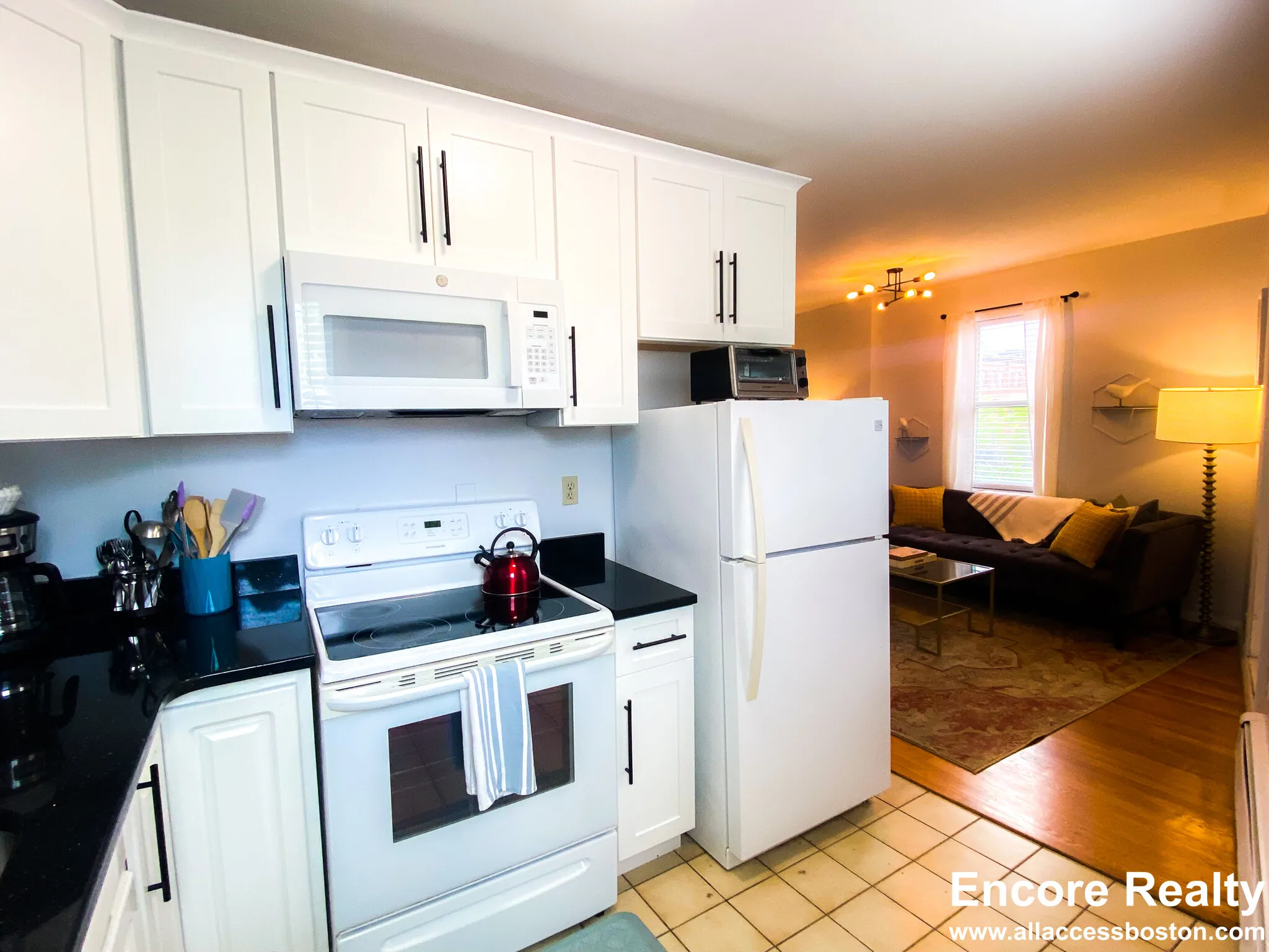 2 bed, 1 bath apartment for rent at 1004 Tremont St Unit 2, Roxbury — photo 6 of 31