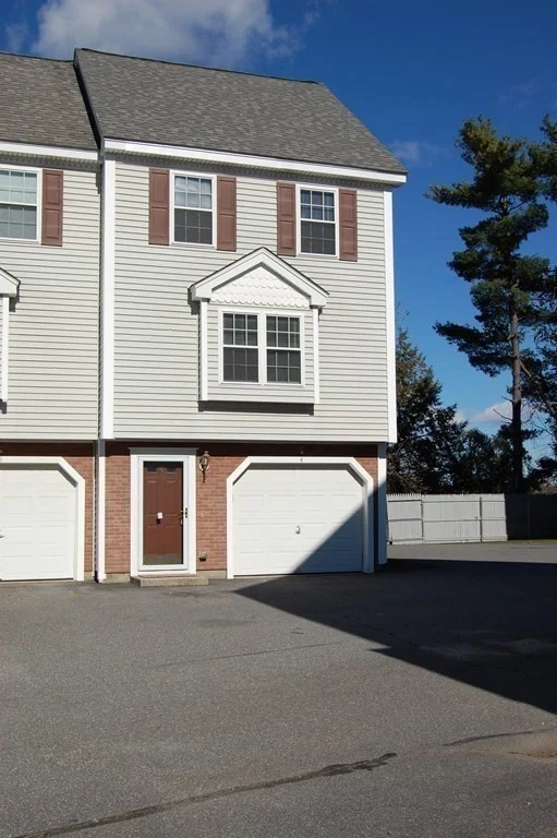 2 bed, 1 bath apartment for rent at 1005 Middlesex Unit 4, Lowell — photo 2 of 26