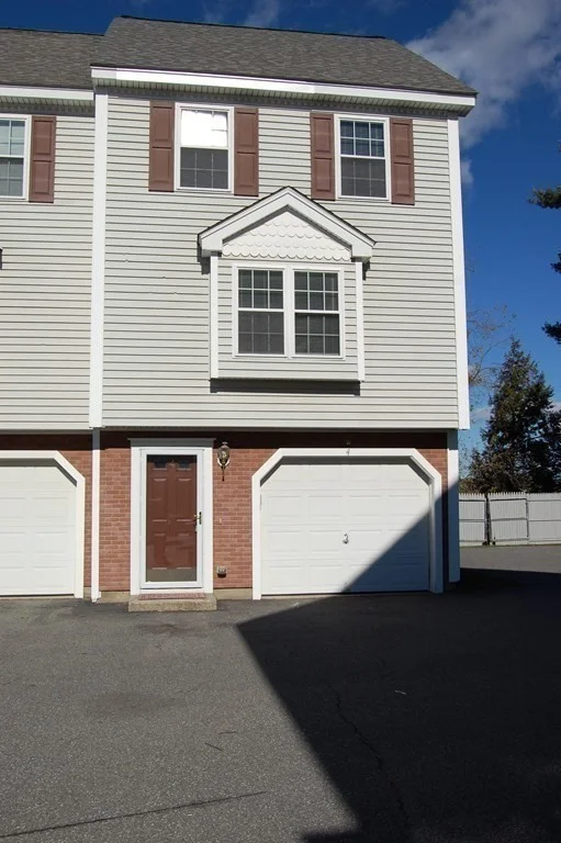2 bed, 1 bath apartment for rent at 1005 Middlesex Unit 4, Lowell — photo 1 of 26