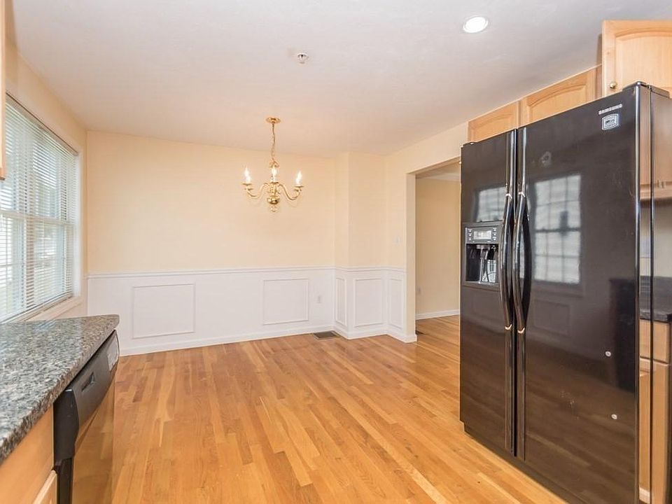 2 bed, 3 bath apartment for rent at 1005 Trapelo Rd Unit 4, North Waltham — photo 6 of 23