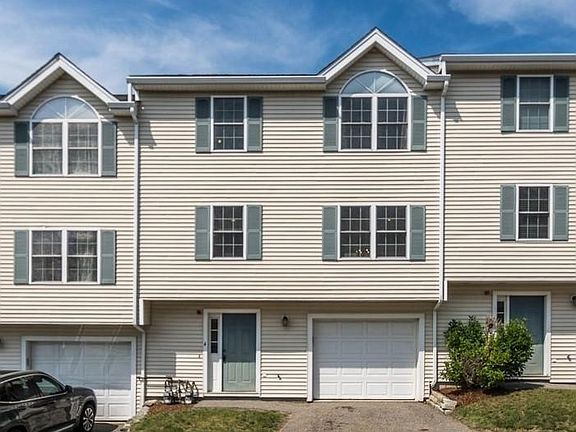 2 bed, 3 bath apartment for rent at 1005 Trapelo Rd Unit 4, North Waltham — photo 2 of 23