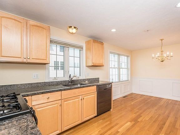 2 bed, 3 bath apartment for rent at 1005 Trapelo Rd Unit 4, North Waltham — photo 5 of 23