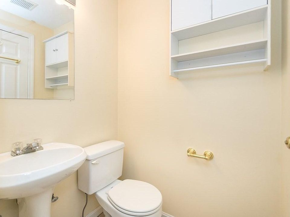 2 bed, 3 bath apartment for rent at 1005 Trapelo Rd Unit 4, North Waltham — photo 15 of 23