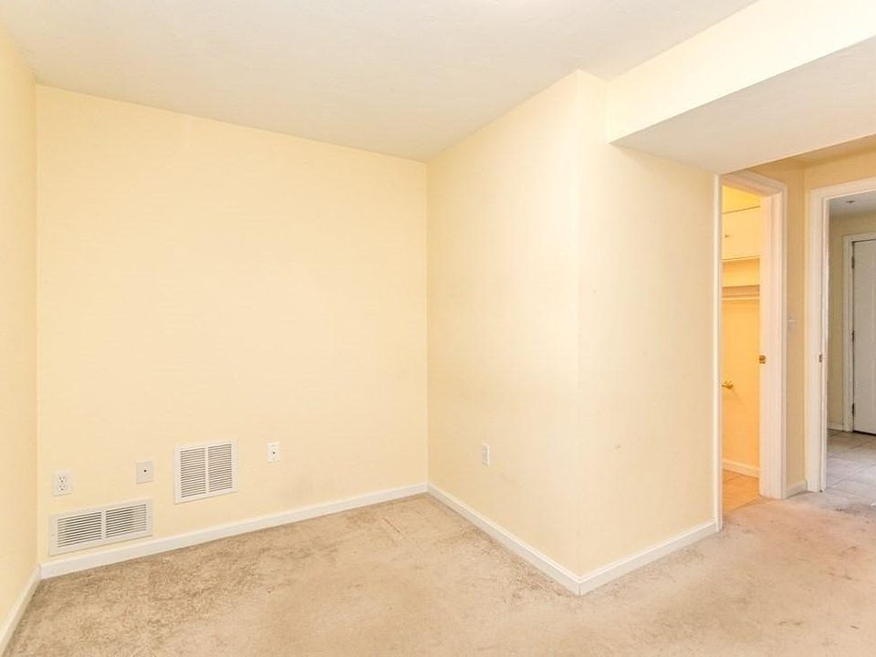 2 bed, 3 bath apartment for rent at 1005 Trapelo Rd Unit 4, North Waltham — photo 13 of 23