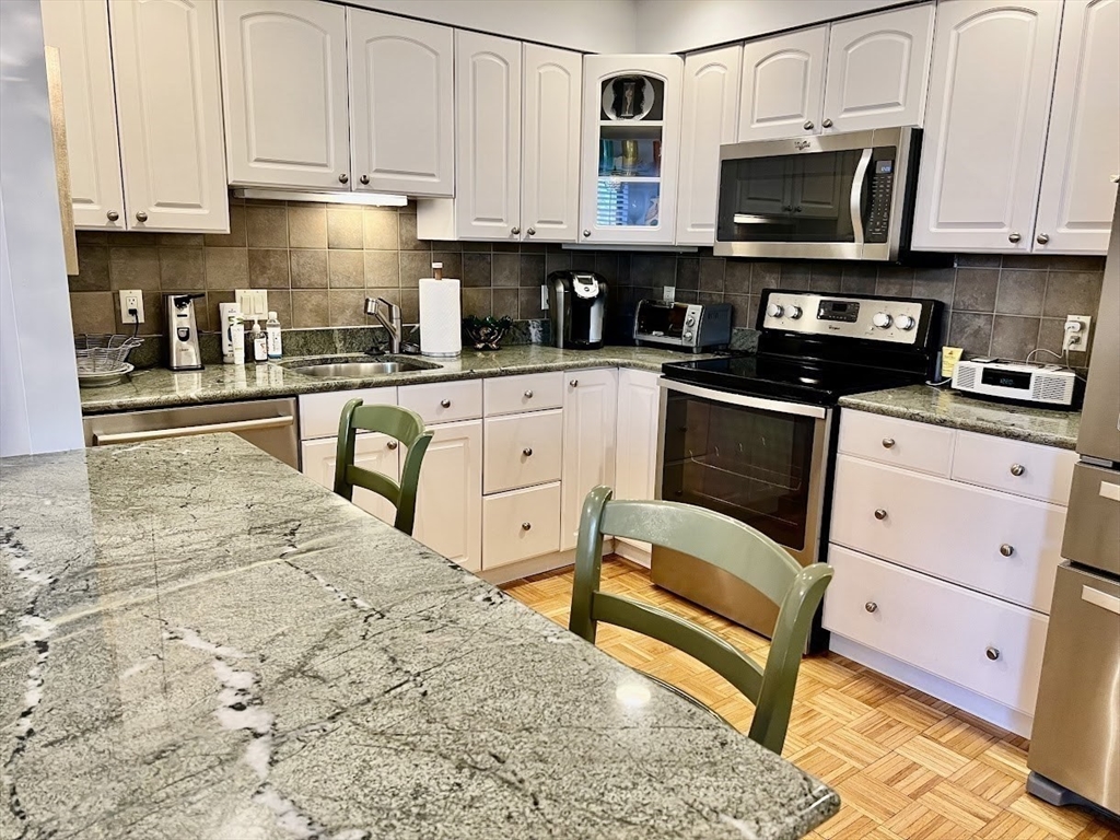 2 bed, 2 bath apartment for rent at 1006 Paradise Rd Unit 1-N, Swampscott — photo 11 of 33