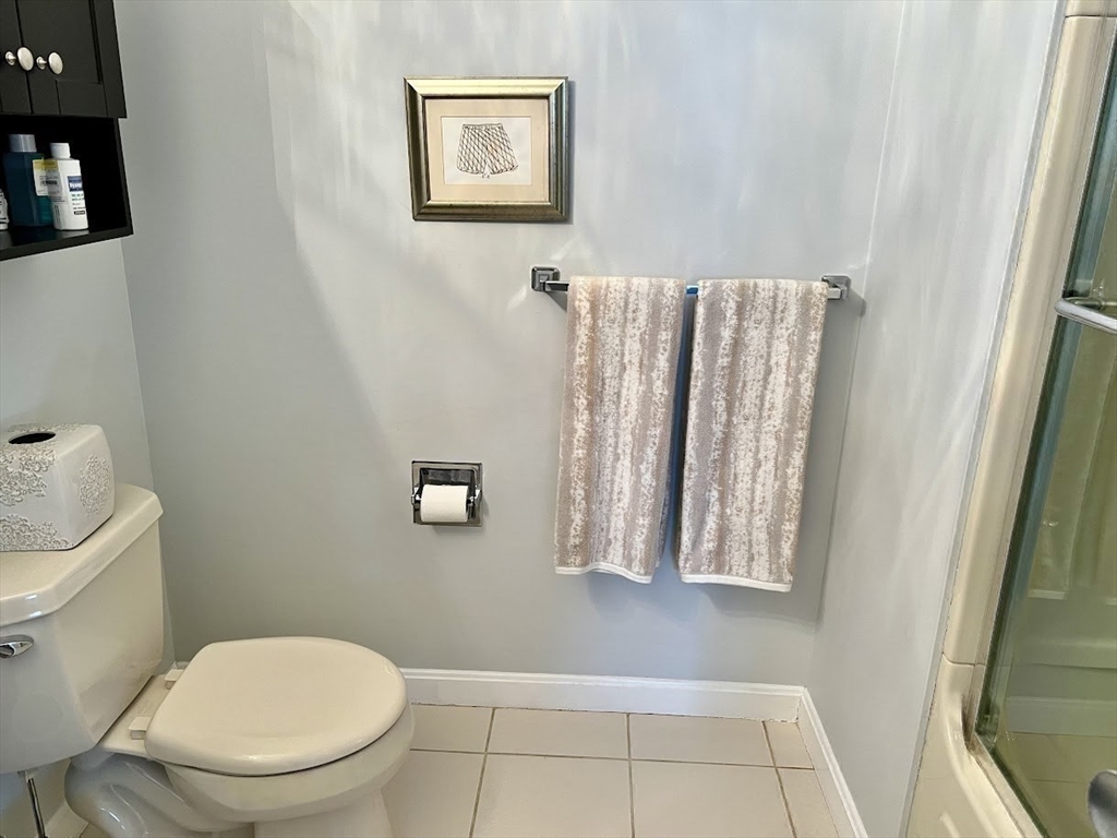 2 bed, 2 bath apartment for rent at 1006 Paradise Rd Unit 1-N, Swampscott — photo 30 of 33