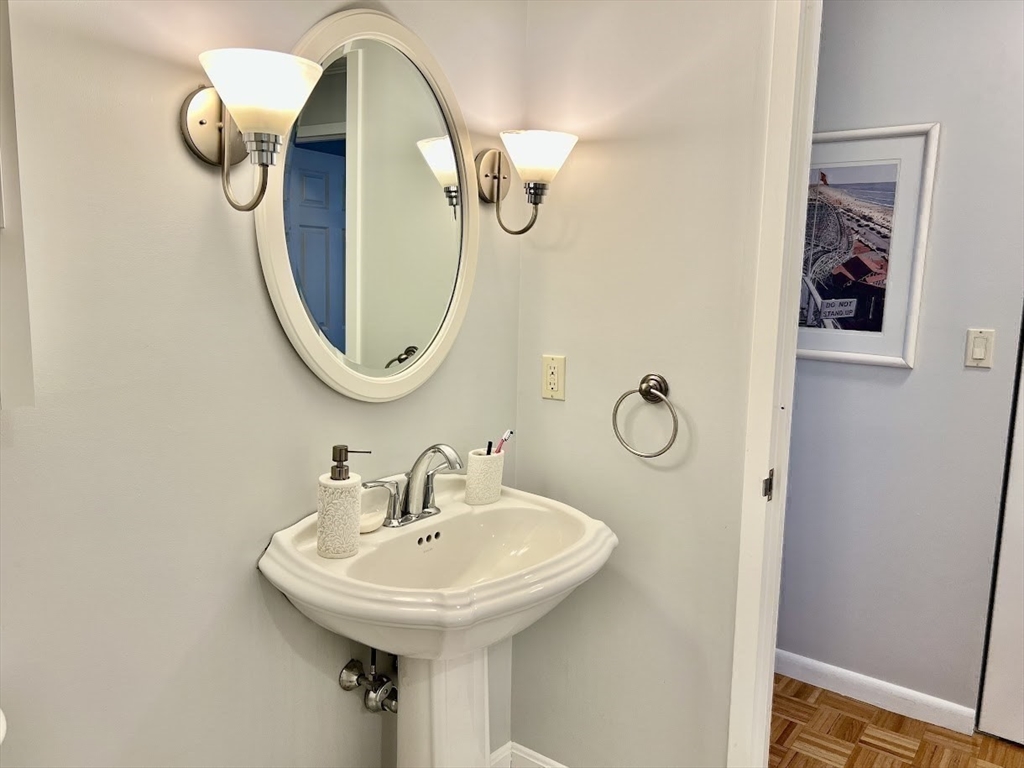 2 bed, 2 bath apartment for rent at 1006 Paradise Rd Unit 1-N, Swampscott — photo 21 of 33
