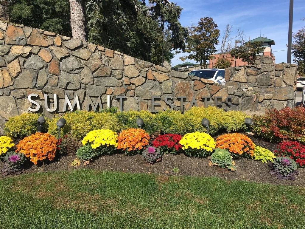 1 bed, 1 bath apartment for rent at 1006 Paradise Rd Unit 2-A, Swampscott