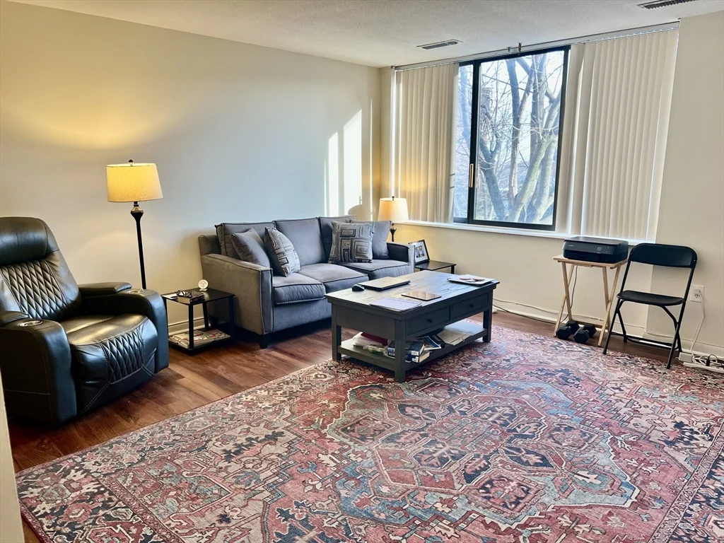 1 bed, 1 bath apartment for rent at 1006 Paradise Rd Unit 2-A, Swampscott — photo 23 of 33