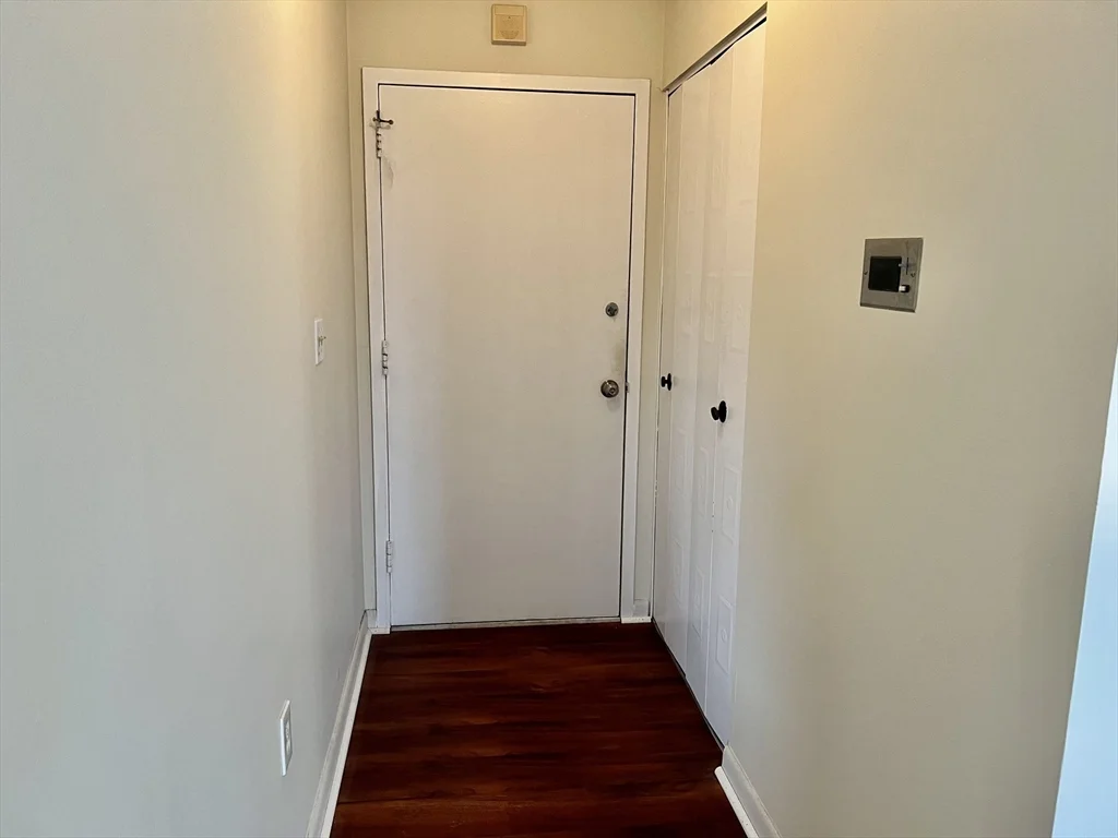 1 bed, 1 bath apartment for rent at 1006 Paradise Rd Unit 2-A, Swampscott — photo 14 of 33