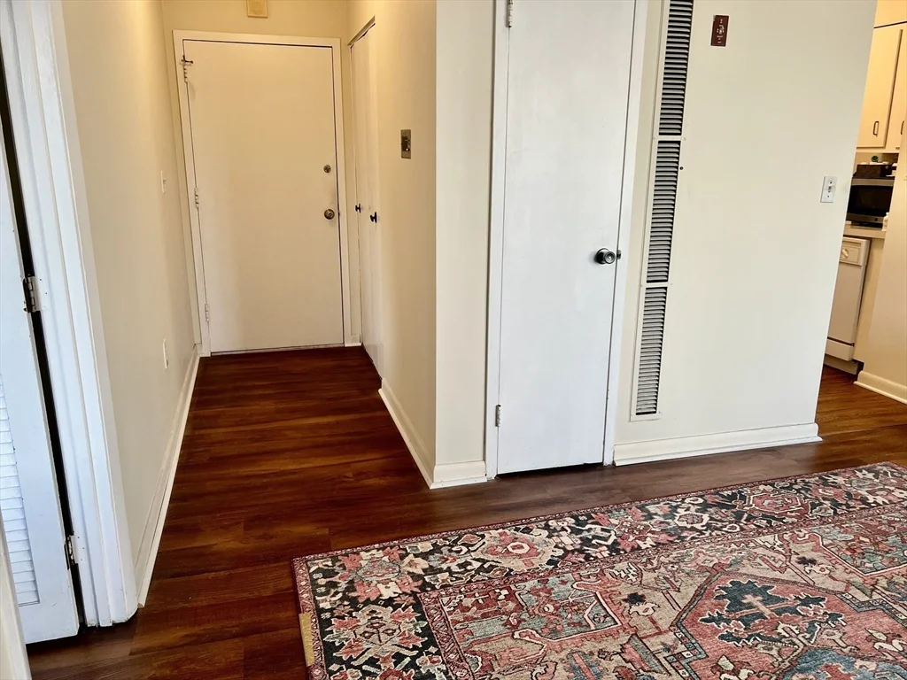 1 bed, 1 bath apartment for rent at 1006 Paradise Rd Unit 2-A, Swampscott — photo 15 of 33
