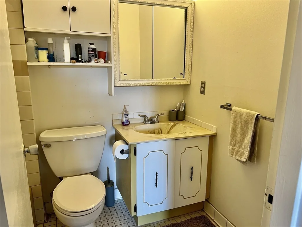 1 bed, 1 bath apartment for rent at 1006 Paradise Rd Unit 2-A, Swampscott — photo 31 of 33