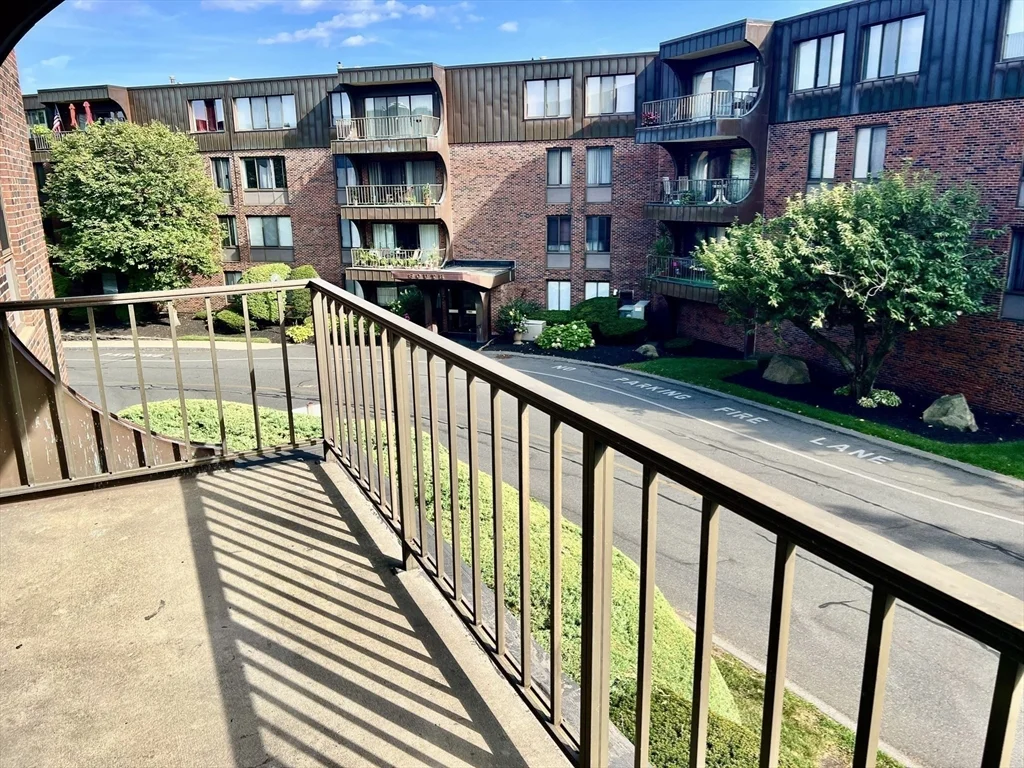 2 bed, 2 bath apartment for rent at 1006 Paradise Rd Unit 2P, Swampscott — photo 19 of 35